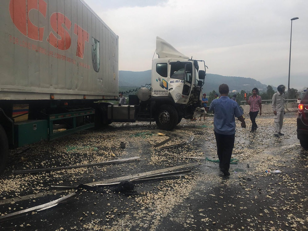 Tai nạn liên hoàn phía nam hầm Hải Vân