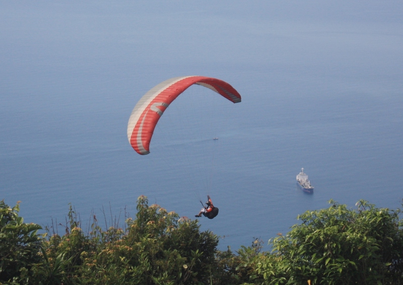 Thành viên Viet Wings Hà Nội đoạt giải nhất cuộc thi dù lượn 