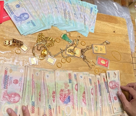 Đi khám bệnh về phát hiện kẻ gian đột phập phá két trộm gần nửa tỷ đồng