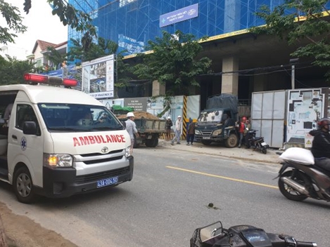 Tai nạn lao động chết người, nạn nhân được chuyển đi nơi khác bằng xe taxi?