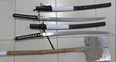 Làm rõ nhóm thanh niên dùng kiếm giải quyết mâu thuẫn