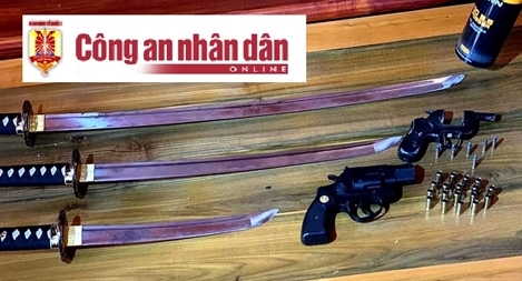 Thu nhiều súng, kiếm trong đường dây đánh bạc 3.000 tỷ đồng