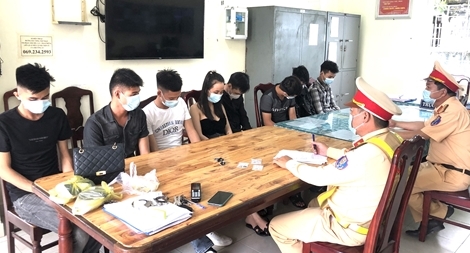 “Lắc” ở Quảng Nam, gọi taxi ra Đà Nẵng tìm chỗ ngủ