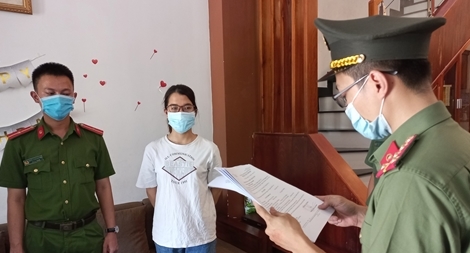 Hướng dẫn viên bị bắt vì giúp nhập cảnh trái phép