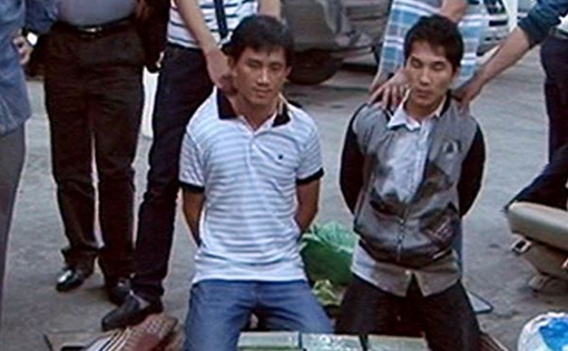 Bắt quả tang 2 đối tượng vận chuyển 60 bánh heroin