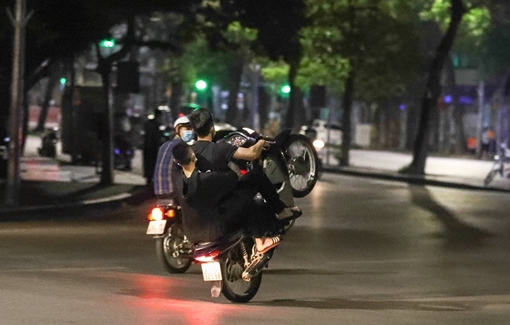 Khởi tố 5 đối tượng đua xe trái phép ở Hà Nội