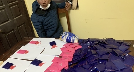 Bắt quả tang đối tượng mua bán trái phép 44.000 viên ma túy tổng hợp