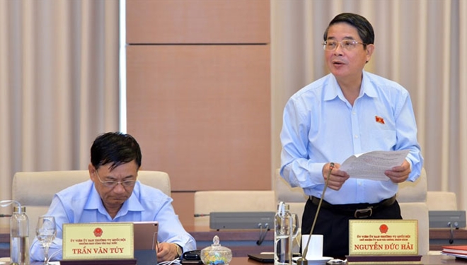 Cần thí điểm, với bước đi thận trọng đối với hàng hoá quá cảnh