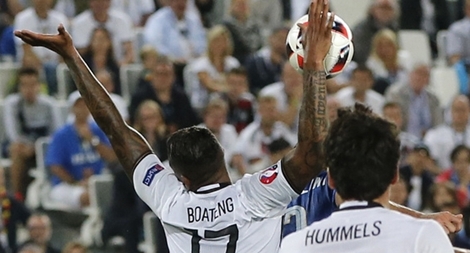 Hai mặt của một trung vệ