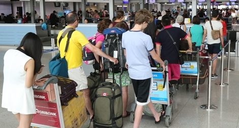 Thầy giáo bị phạt 7,5 triệu vì đi máy bay bằng giấy tờ giả 