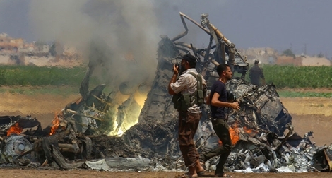 Trực thăng Mi-8 của Nga bị bắn rơi gần căn cứ không quân Hmeimim ở Syria