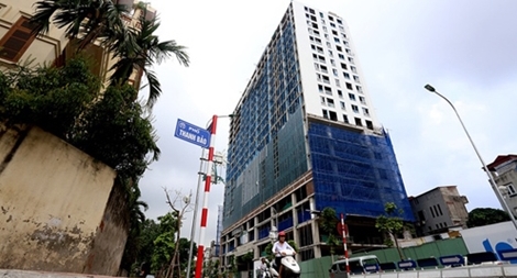 Phong tỏa tài khoản của chủ đầu tư tòa nhà 8B Lê Trực