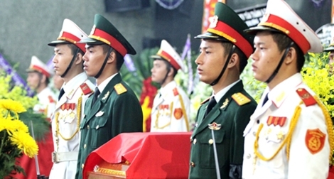 Truy điệu 3 phi công trực thăng EC130 rơi