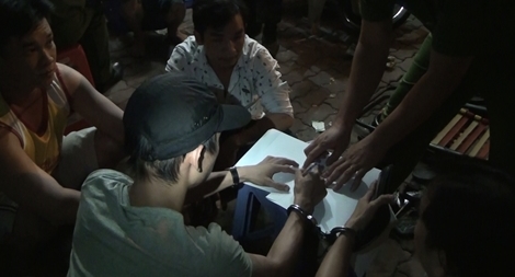 Hơn 130 đối tượng đánh bạc qua mạng trong 4 căn hộ 