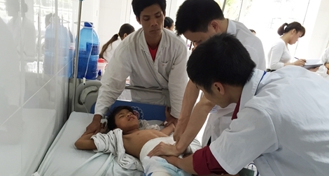 Điện thoại vào đường dây nóng nếu phát hiện cán bộ y tế bỏ trực ngày Tết