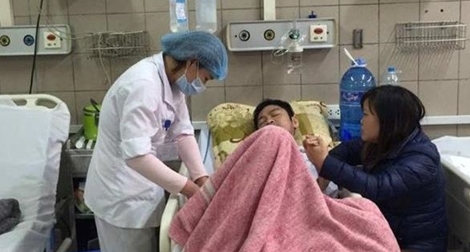 7 người đang nằm cấp cứu tại BV Bạch Mai vì rượu