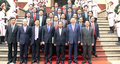 Bộ trưởng Tô Lâm tiếp Bộ trưởng Bộ An ninh Lào 