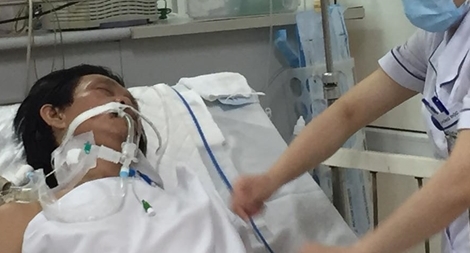 Người đàn ông ngộ độc methanol sau khi uống rượu tại Đê La Thành