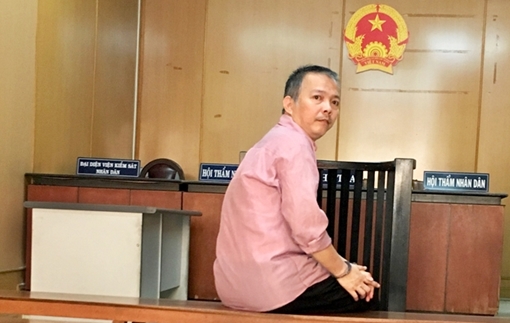 Thuê xe ô tô rồi làm giấy tờ giả đem bán