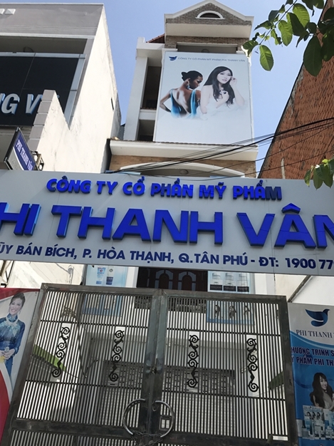 Người mẫu Phi Thanh Vân lại "gây sốc" vì sản xuất mỹ phẩm trái qui định