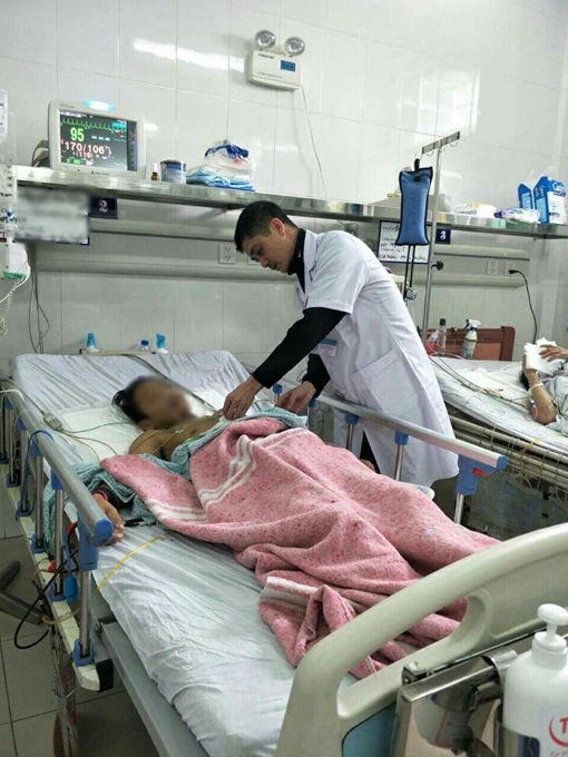 Giám đốc bệnh viện kêu gọi nhân viên hiến máu cứu bệnh nhân đang mổ