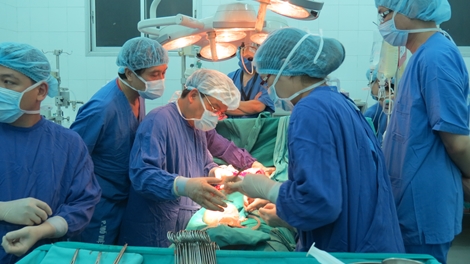 Bất hợp lý khi người hiến tạng phải tự trả chi phí xét nghiệm