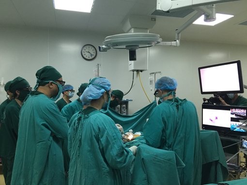 Hỏng “của quý’ vì bơm silicon làm tăng kích thước