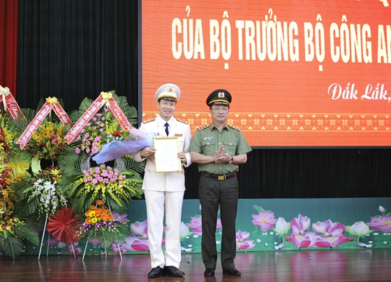 Công bố quyết định bổ nhiệm Giám đốc Công an tỉnh Đắk Lắk
