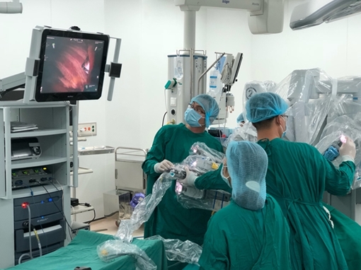 Dùng Robot "cắt" tuyến ức chữa bệnh Nhược cơ tại Bệnh viện Chợ Rẫy