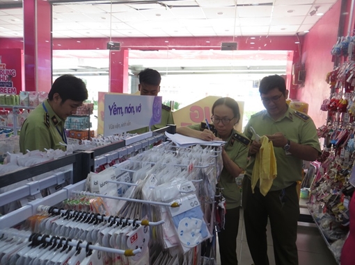 Đồng loạt kiểm tra chuỗi siêu thị Con Cưng sau nghi vấn tráo tem mác