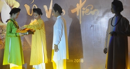 Hậu duệ vua Minh Mạng phục dựng, phổ biến đồ cung đình trong dân gian