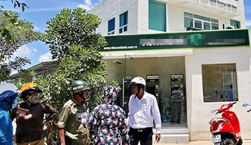 Hai thanh niên dùng súng tự chế cướp ngân hàng ở Khánh Hòa