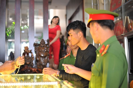 Nghi can cướp tiệm vàng tại Đắk Lắk đã từng gây án tại Cần Thơ