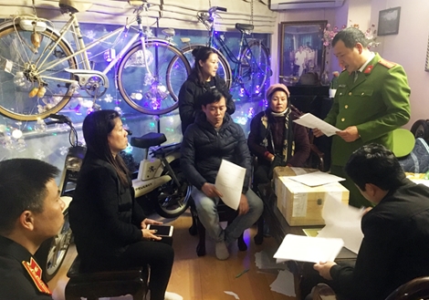 Công an Hà Nội khám xét nhà Hưng “kính”