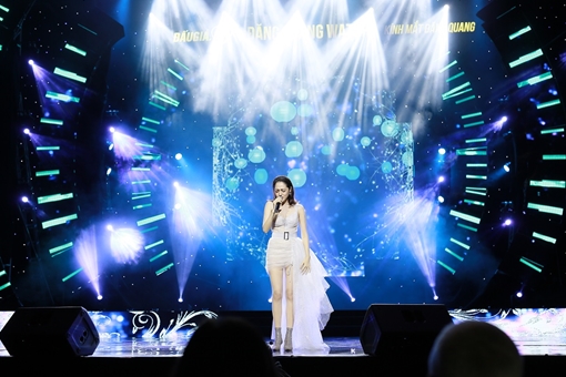 Bằng Kiều, Bảo Anh, Duy Mạnh khuấy động không khí Tết sớm tại Hà Nội