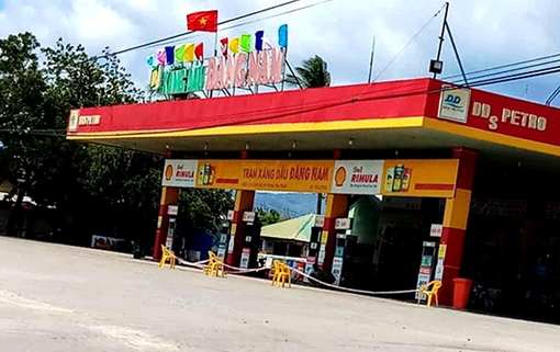 Nhân viên đang bơm xăng bị cướp sát hại lúc rạng sáng