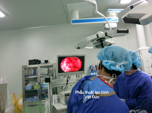 BV Việt Đức phẫu thuật tái tạo sàn hốc mắt qua đường miệng 