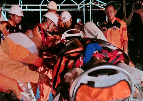 Kịp thời cứu nạn một thuỷ thủ người Philipines bị điện giật