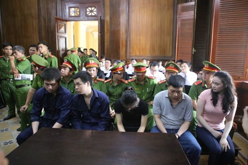 Ông trùm ma tuý Văn Kính Dương nhận tội, hotgirl Ngọc Miu vờ không biết