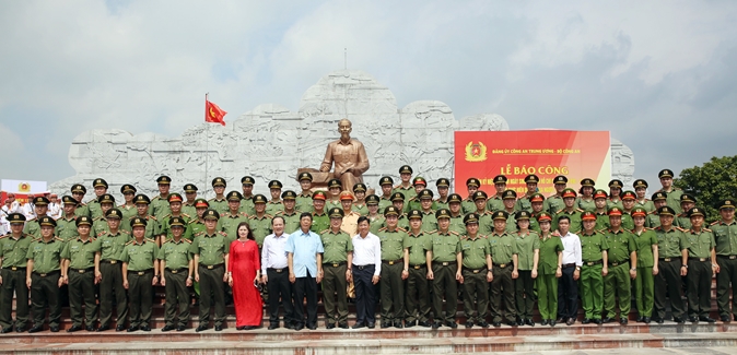 Thành kính dâng Bác những chiến công xuất sắc của lực lượng CAND