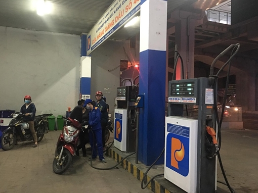 Xăng E5RON92 tăng 420 đồng/lít 