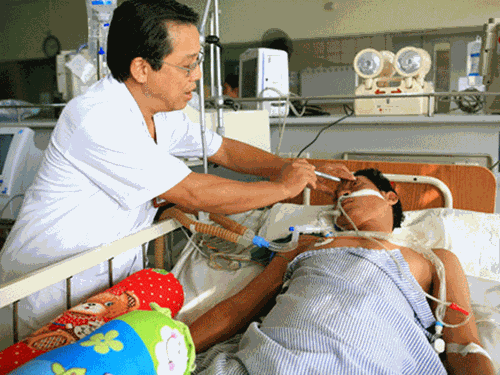 Ngộ độc rượu, 3 người tử vong sau trận nhậu giữa rừng