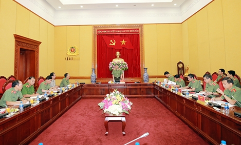 Giữ gìn ANTT, đảm bảo cuộc sống ấm no cho người dân Mường Nhé