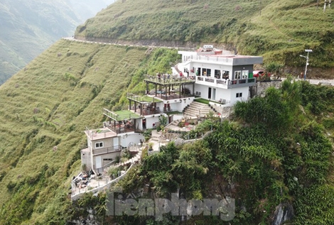 Tòa nhà trên đèo Mã Pì Lèng nằm ngoài khu vực bảo vệ danh thắng