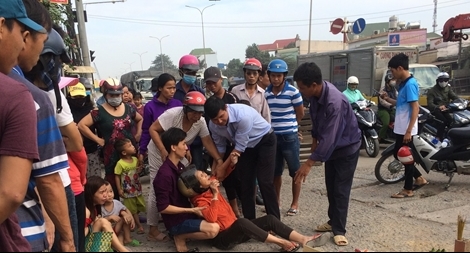 Nam sinh bị xen ben cán tử vong trên đường đi học