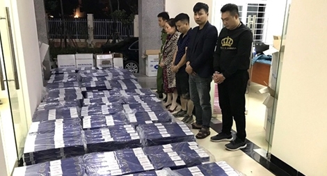 Bắt quả tang nhóm đối tượng nhập lậu gần 20 nghìn bao thuốc lá