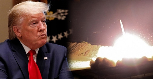 Iran dội mưa tên lửa và hai lựa chọn dành cho ông Trump