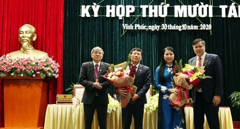 Phê chuẩn kết quả bầu chức vụ Chủ tịch UBND và Chủ tịch HĐND tỉnh Vĩnh Phúc