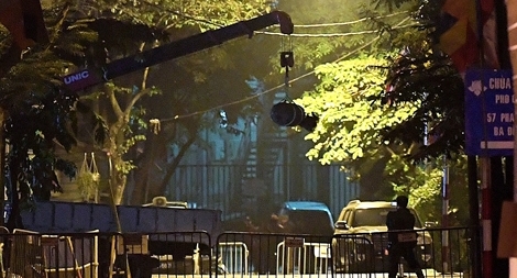 Tháo gỡ thành công quả bom nặng 340kg và di dời khỏi phố Cửa Bắc