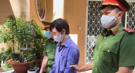 Gã xe ôm giở trò đồi bại với bé gái lĩnh 20 năm tù